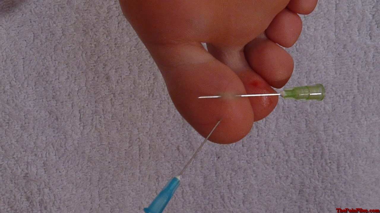Falaka Füße peitschen und grausame Amateur Fuß Bestrafung von belgischen painslut in #68170610