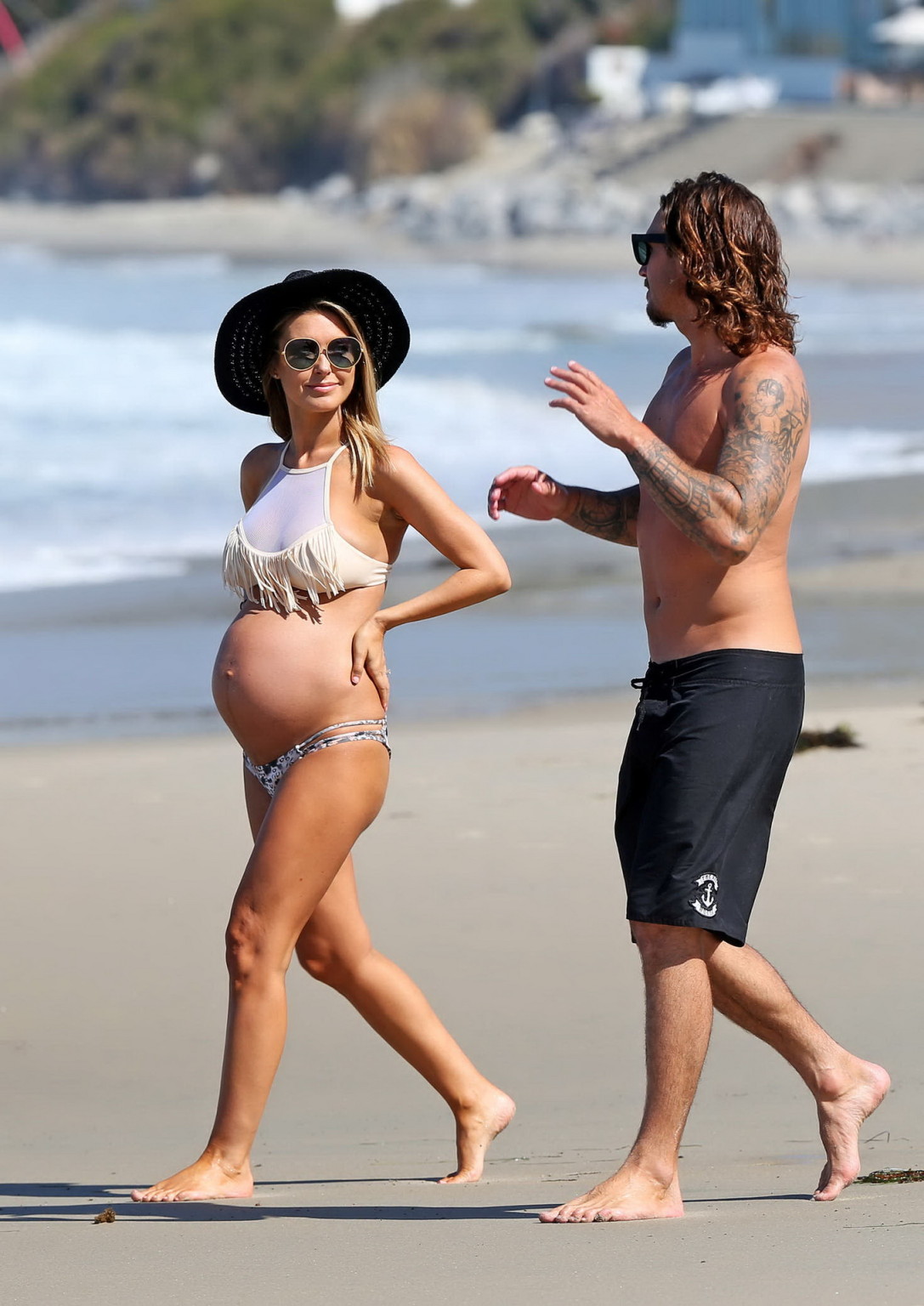 Audrina patridge mostrando barriga y tetas en bikini
 #75143369