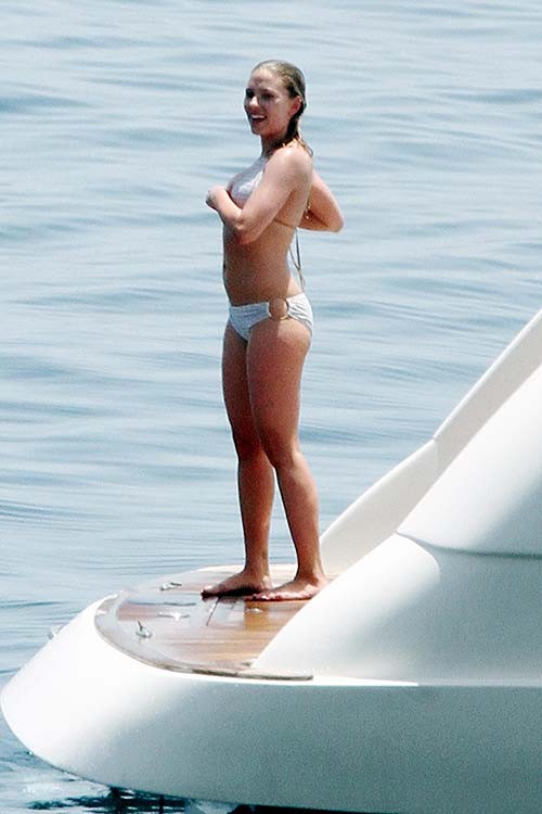 Scarlett Johansson nipple slip and bikini paparazzi photos #75256900