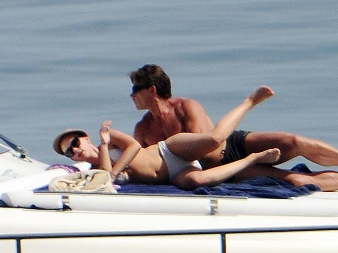 Scarlett Johansson nipple slip and bikini paparazzi photos #75256917