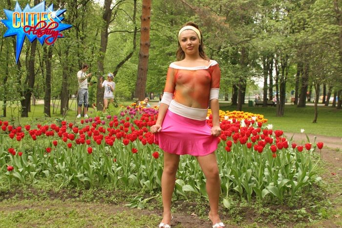 Cuties flashing
 #71621913