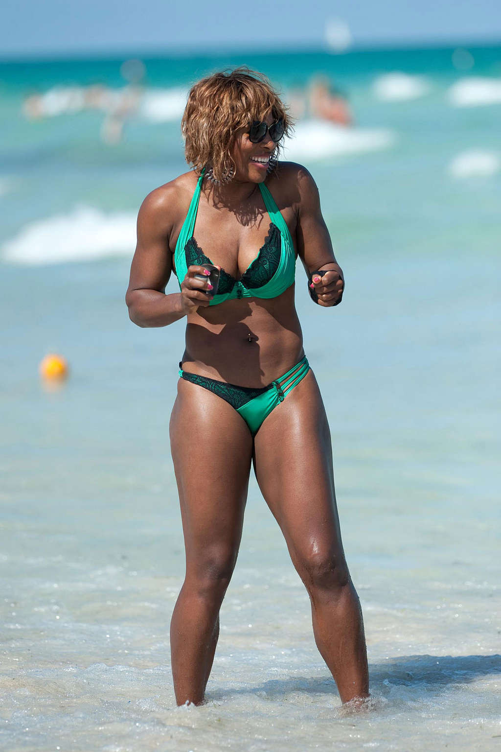 Serena Williams showing her fucking huge boobs in green bikini #75353953