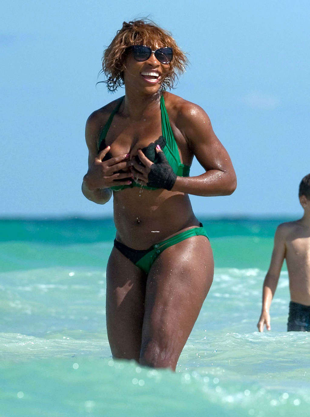 Serena Williams showing her fucking huge boobs in green bikini #75353967