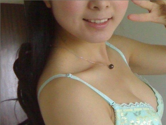 Mega oozing heiß und lecker asiatischen babes posieren nackt
 #69906179