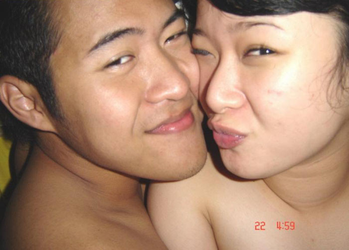 かわいいアジアの女の子とそのボーイフレンド
 #68498643