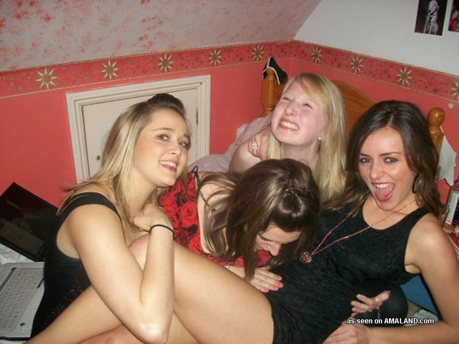 Gfs trasteando en una fiesta caliente y salvaje
 #77106399