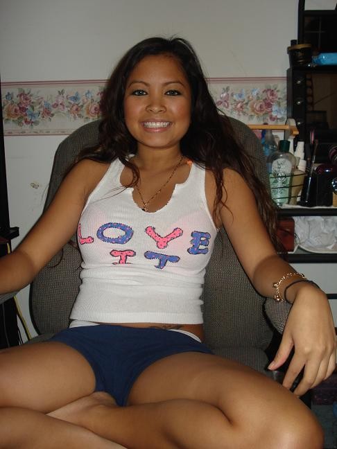 Une collection de photos de filles asiatiques sexy.
 #68408224