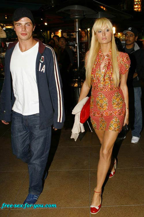 Paris Hilton showing pussy and some nice pokies to paparazzi #75433782