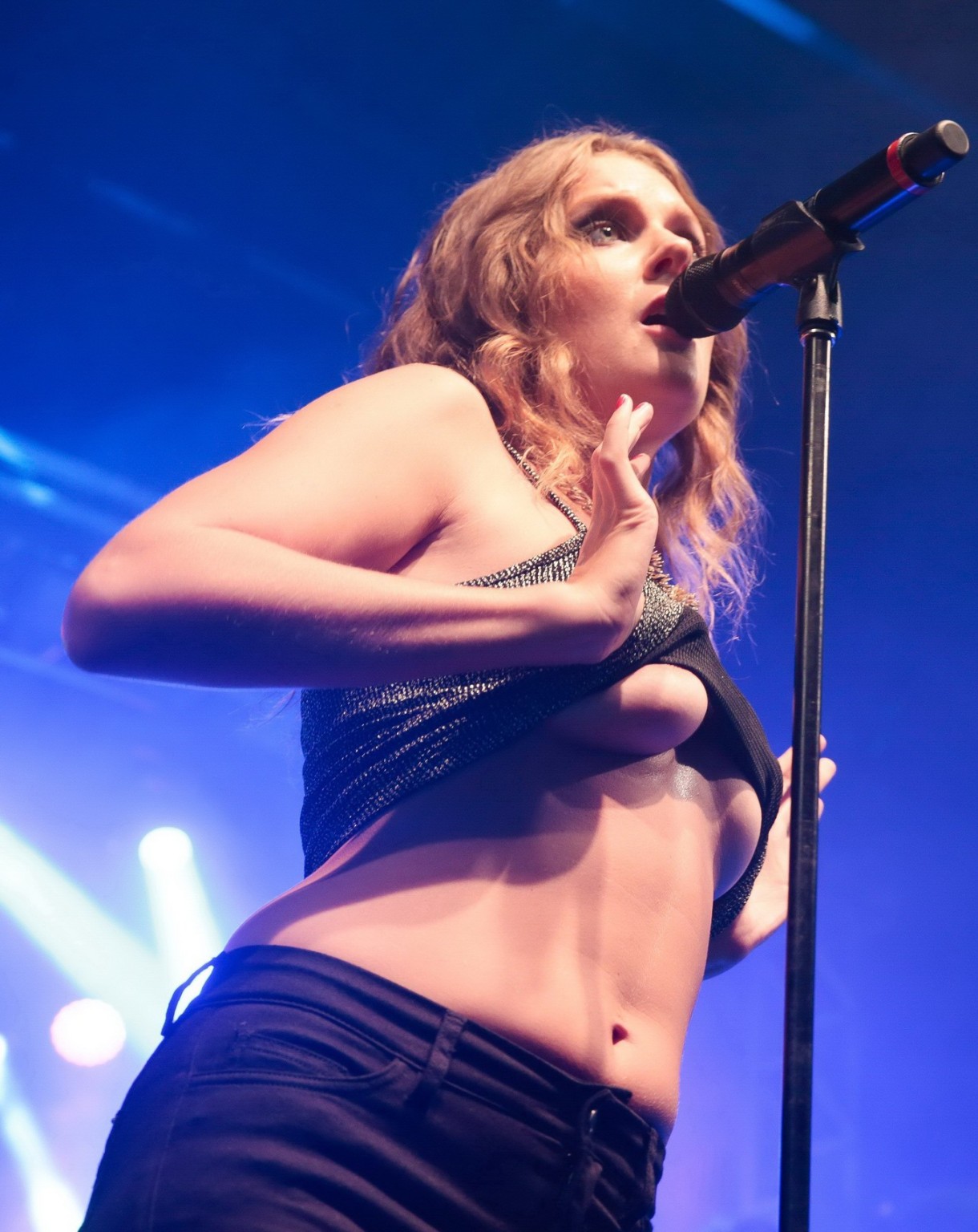 Busty Tove Lo shows off her boobs at the stage in Rio #75152976