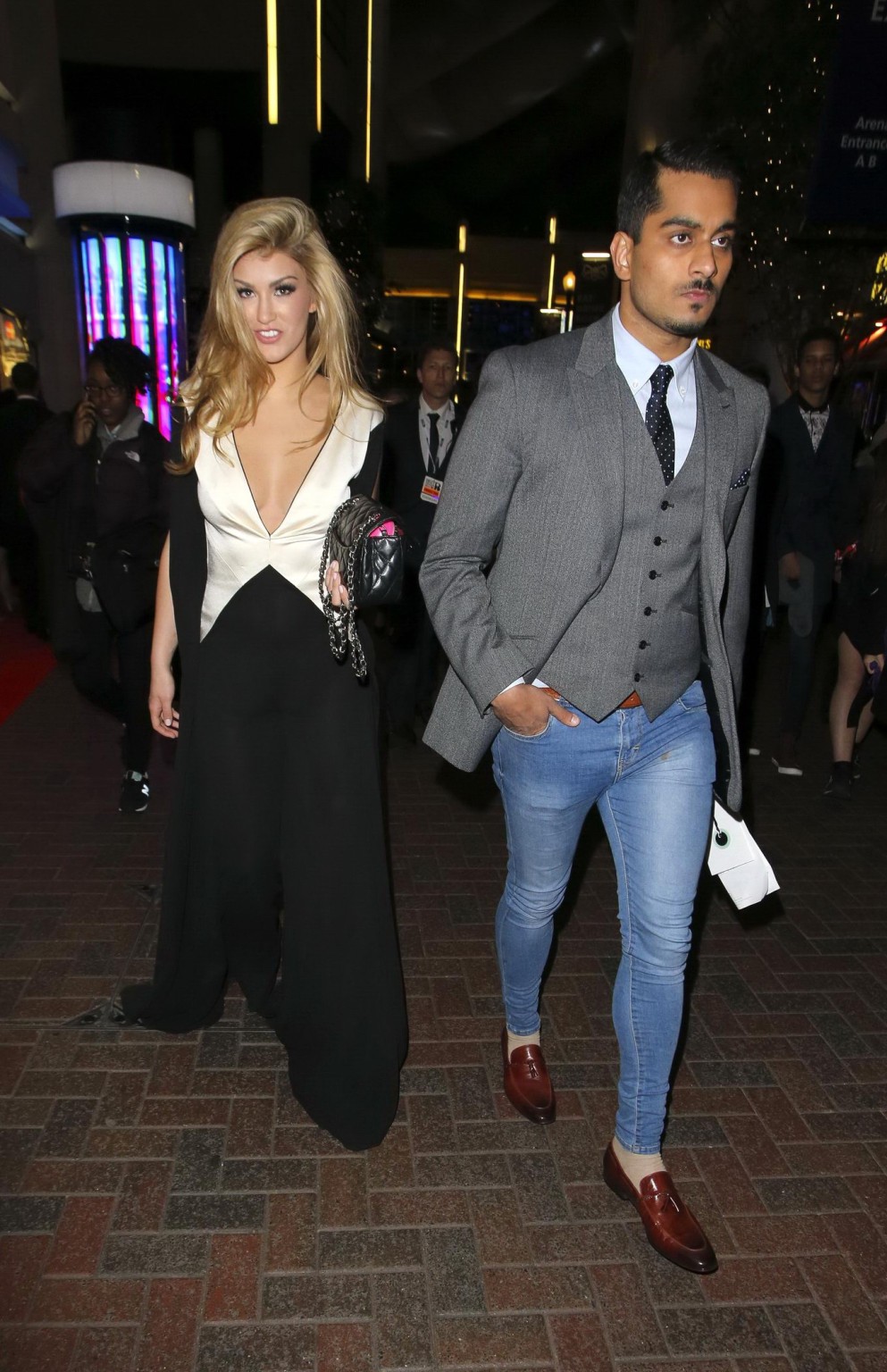 Amy willerton cleavy see through to thong lors des brit awards 2014 à londres.
 #75204003