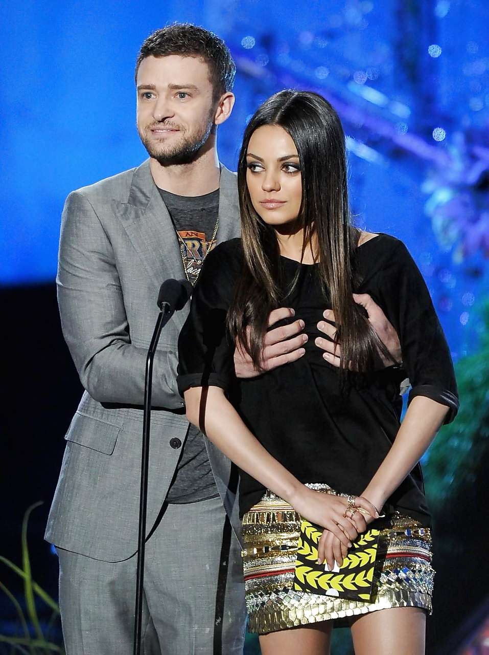 Mila Kunis gets her tits grabbed by Justin Timberlake paparazzi pictures #75300027