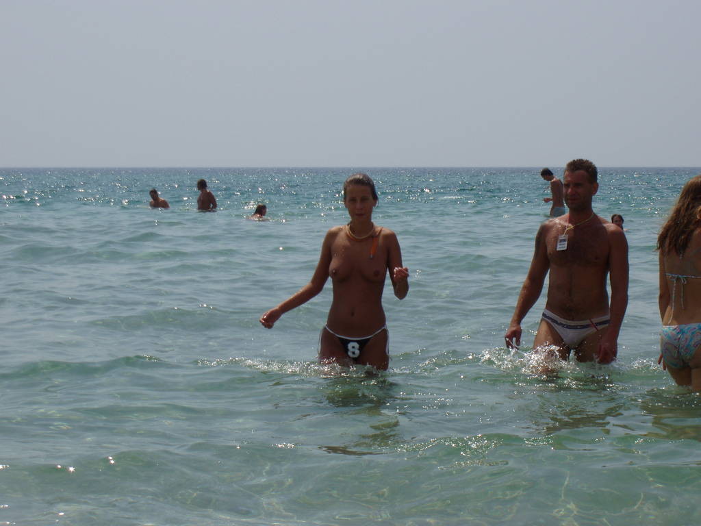 Increíbles fotos nudistas
 #72311474