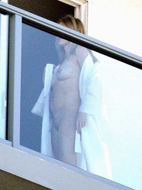 Naomi watts mostrando il loro corpo incantevole super sexy e grandi tette e culo
 #75307693