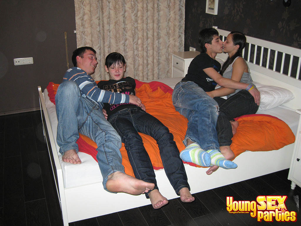 YOUNG SEX PARTIES: teenagers hanging out and fucking loud #76803515