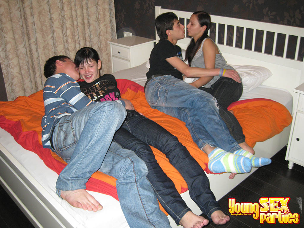 YOUNG SEX PARTIES: teenagers hanging out and fucking loud #76803523