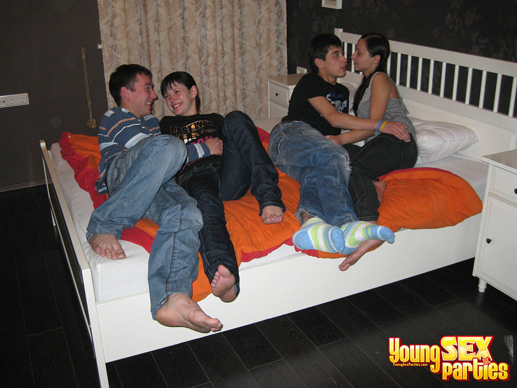 YOUNG SEX PARTIES: teenagers hanging out and fucking loud #76803533