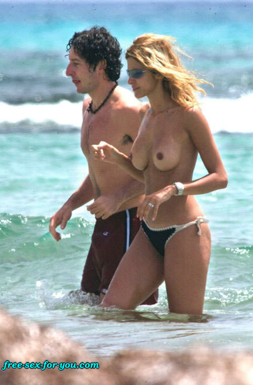 Adriana Volpe showing her tits on beach paparazzi pictures #75431197