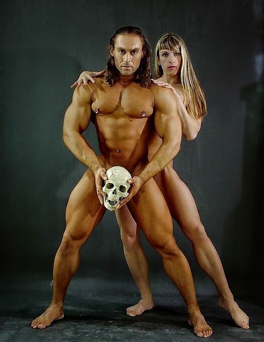 Naked bodybuilding couple in sexy poses #71000022