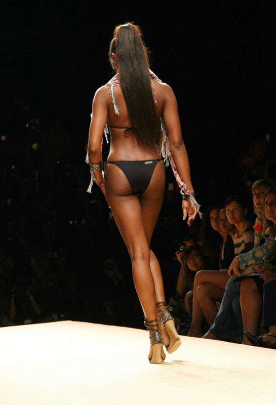 Celebrity Naomi Campbell completely naked ebony body #75401915
