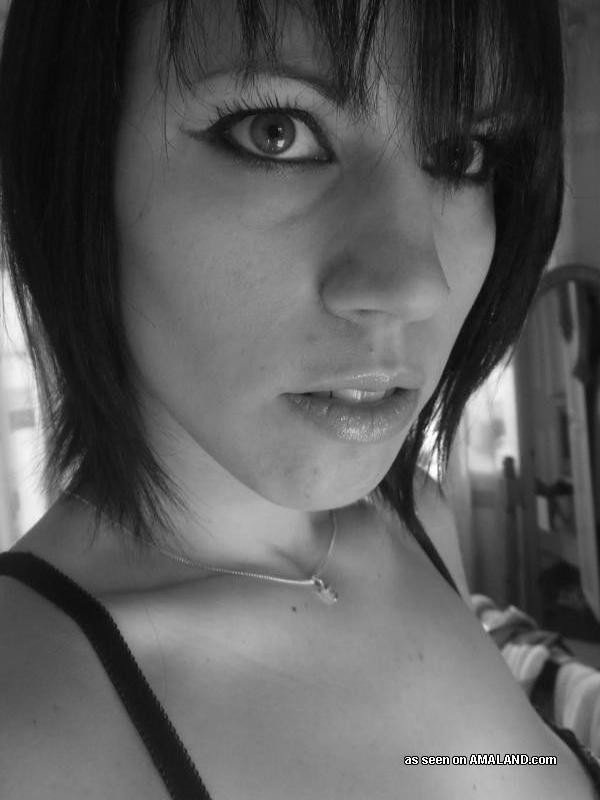 Self-shooting amateur Gothic babe in black and white pics