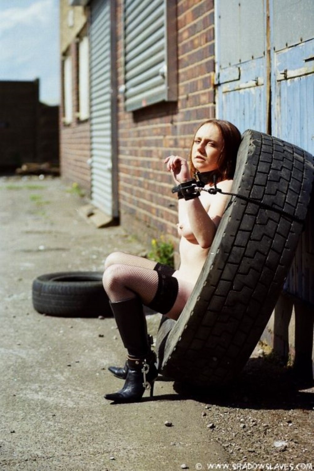 Amateur subbie mikki en varios lazos de servidumbre al aire libre
 #67320010