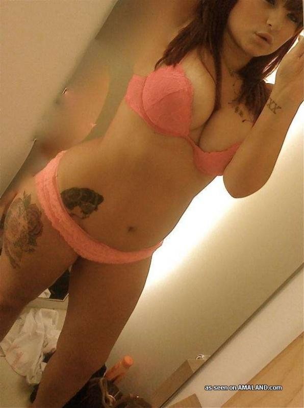 墨を塗ったセクシーな素人の熱い写真
 #68289120