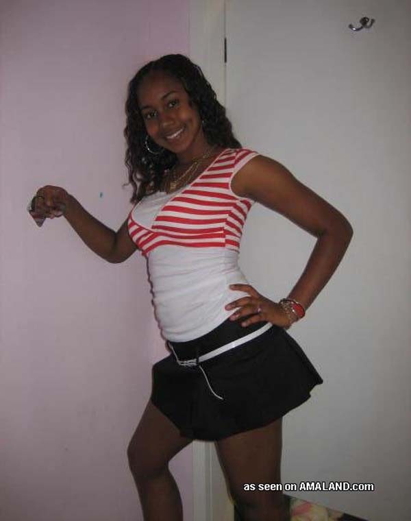 Ebony posando como una zorra en la cámara
 #67285949