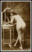Elegant Vintage Ladies Are Posing Naked In The 1900s