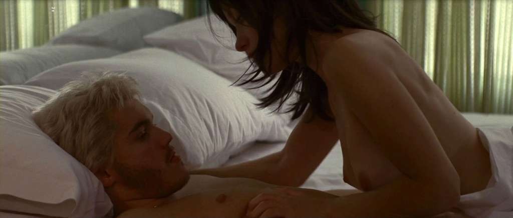 Olivia wilde expose ses gros seins et baise avec un mec dans un film de nudité
 #75329666