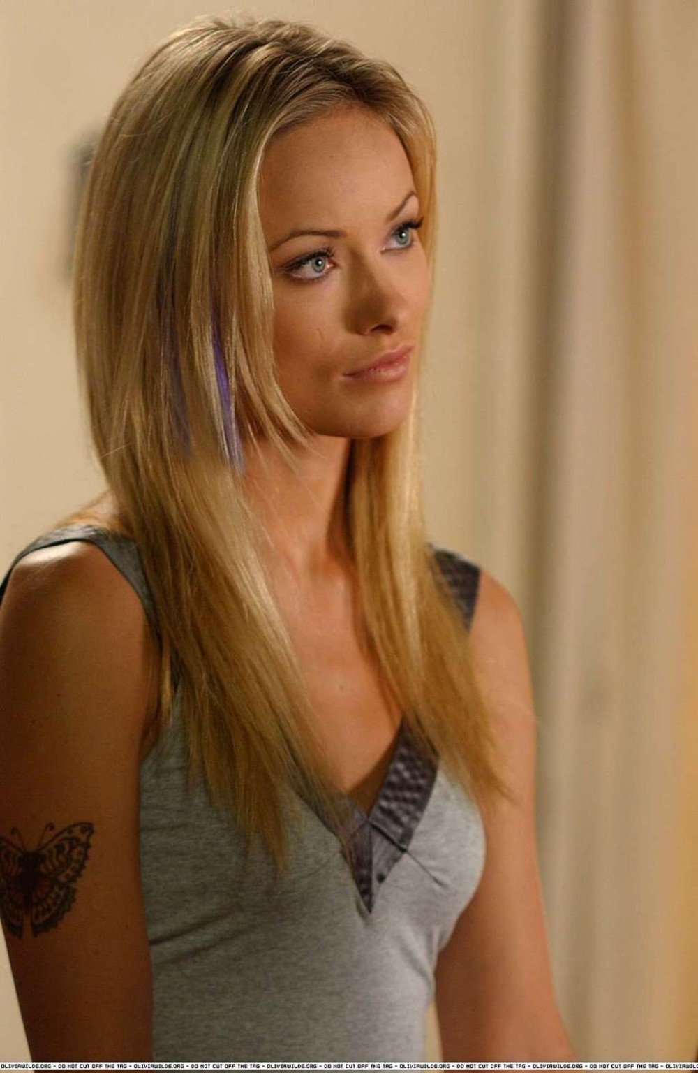 Olivia Wilde mostrando sus grandes tetas y follando con un chico en una película desnuda
 #75329673