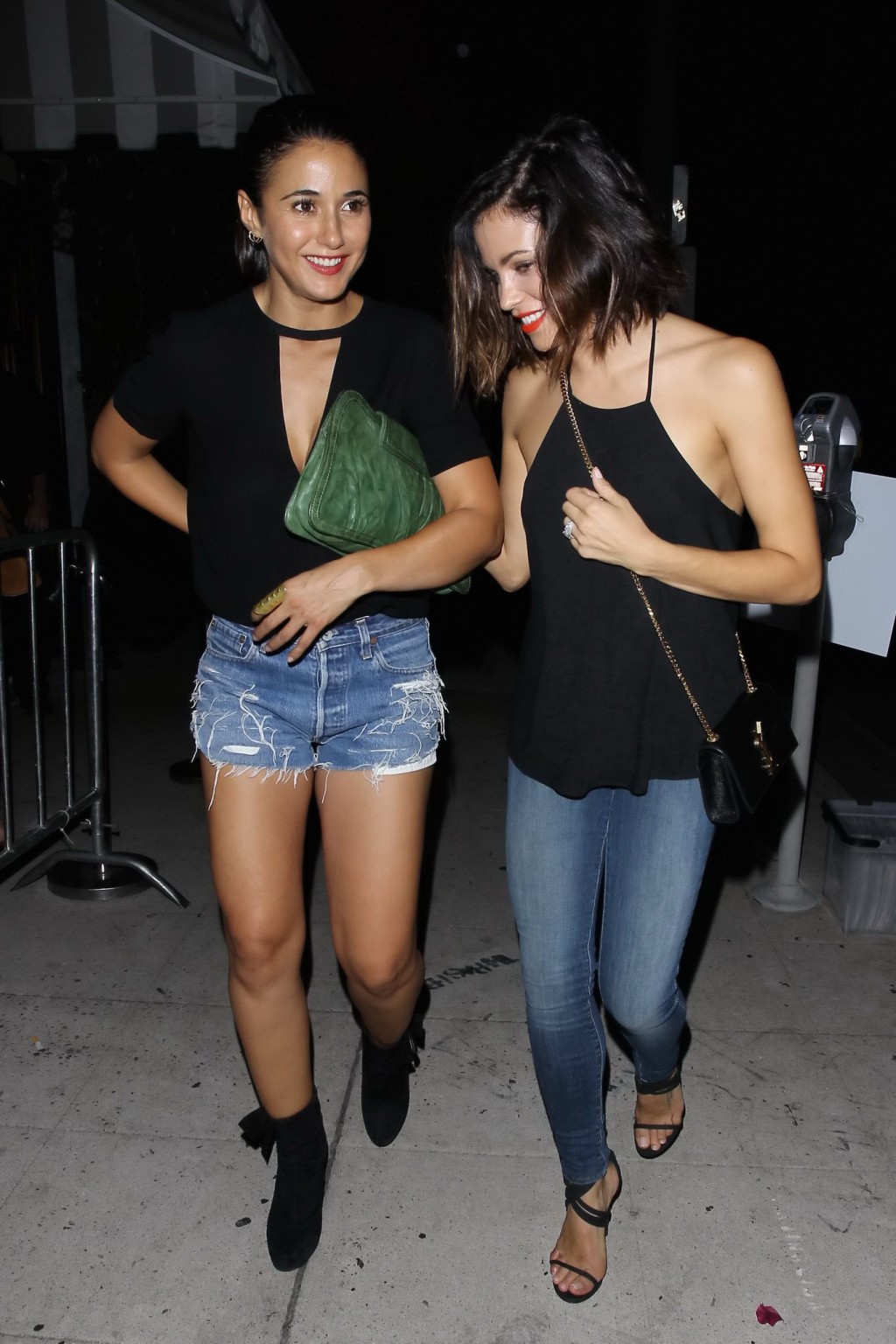 Jenna dewan und emmanuelle chriqui pokies und beine zeigen
 #75151864