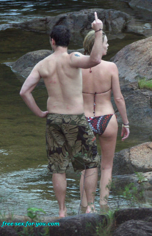 Charlize Theron show her great body in bikini #75430557