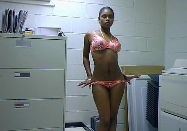 Ebony teen gfs posing for cell phone pics #67224067