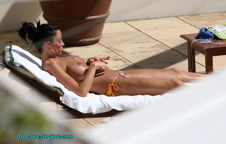 Katie Price Jordan showing her big tits on beach to paparazzi #75419141