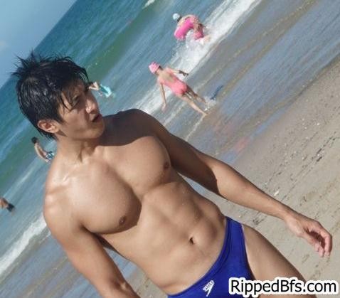 Musculoso bfs le gusta mostrar sus cuerpos calientes en la cámara
 #76939625