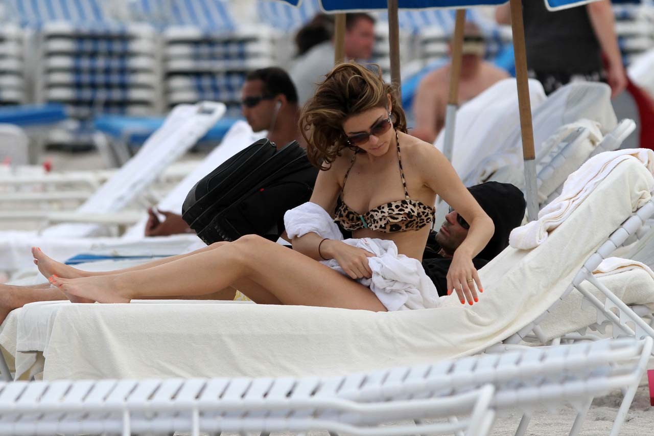 Maria Menounos exposing sexy body and hot ass in bikini on beach #75306099