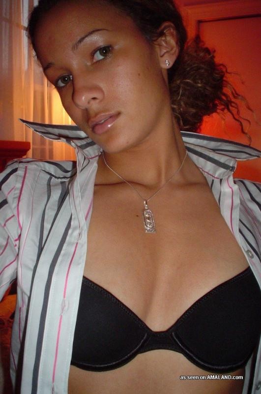 Gallery of an amateur nubian chick showing off her tits #73311072