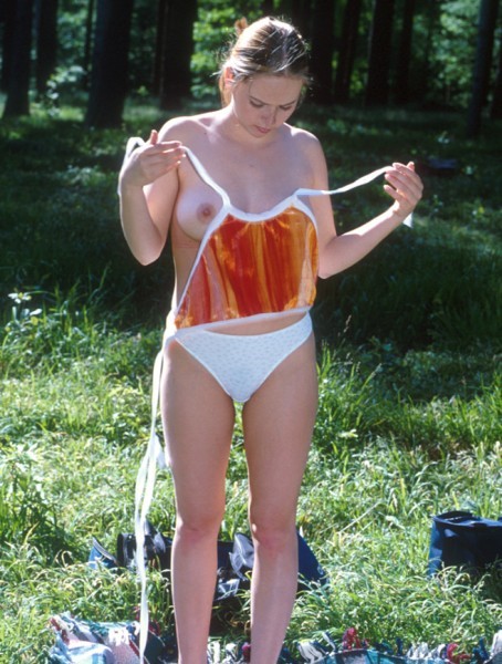 Hirsuto joven se masturba
 #76658319