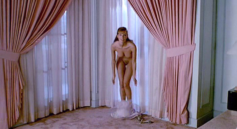Monique gabrielle mostrando sus bonitas y grandes tetas en un desnudo de película
 #75388414