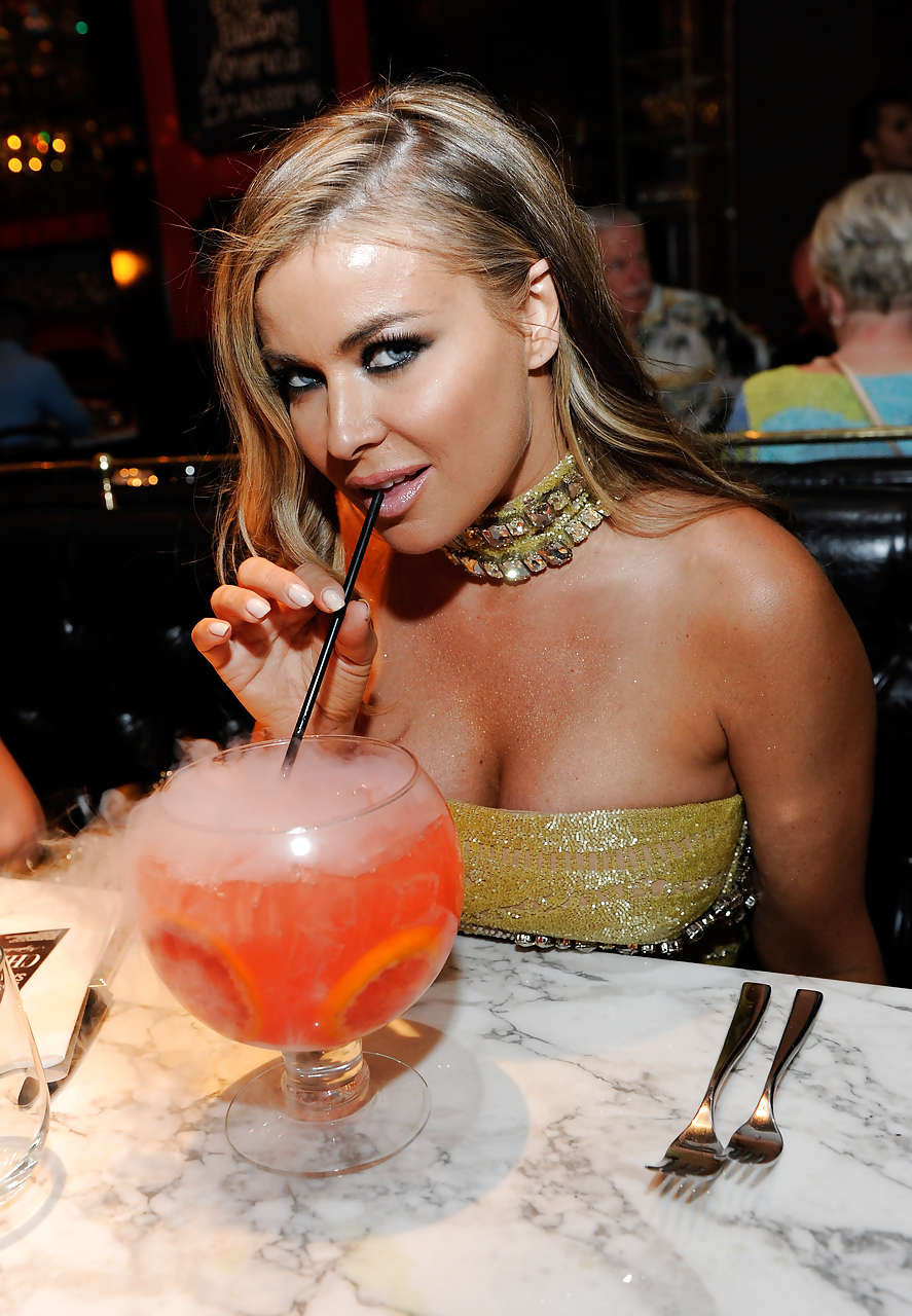 Carmen Electra showing huge cleavage on some party paparazzi pictures #75301390