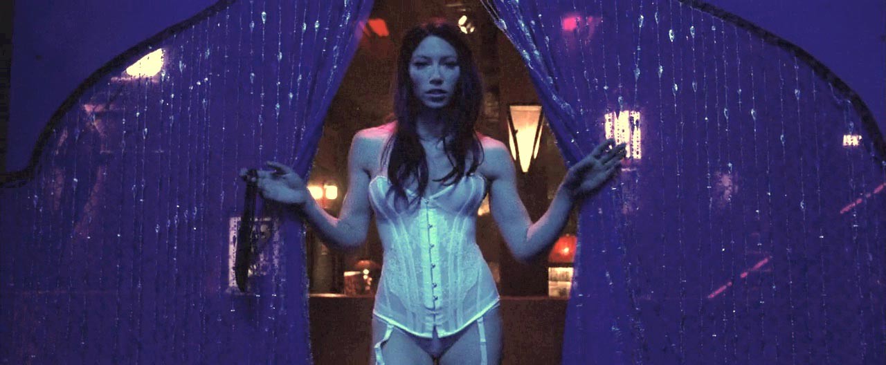 Jessica biel facendo lapdance e mostrando grande culo
 #75387209