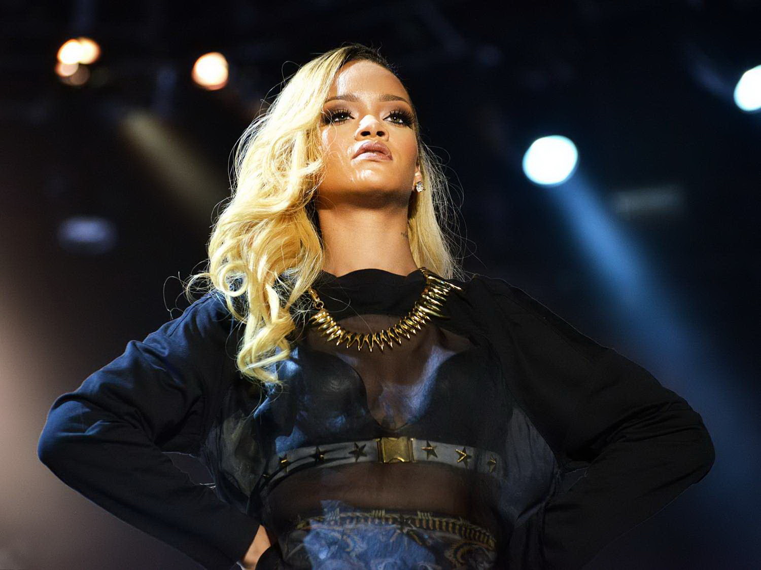 Rihanna in shrots  fuckme boots performing on stage at BJK Inonu Stadium in Ista #75230105