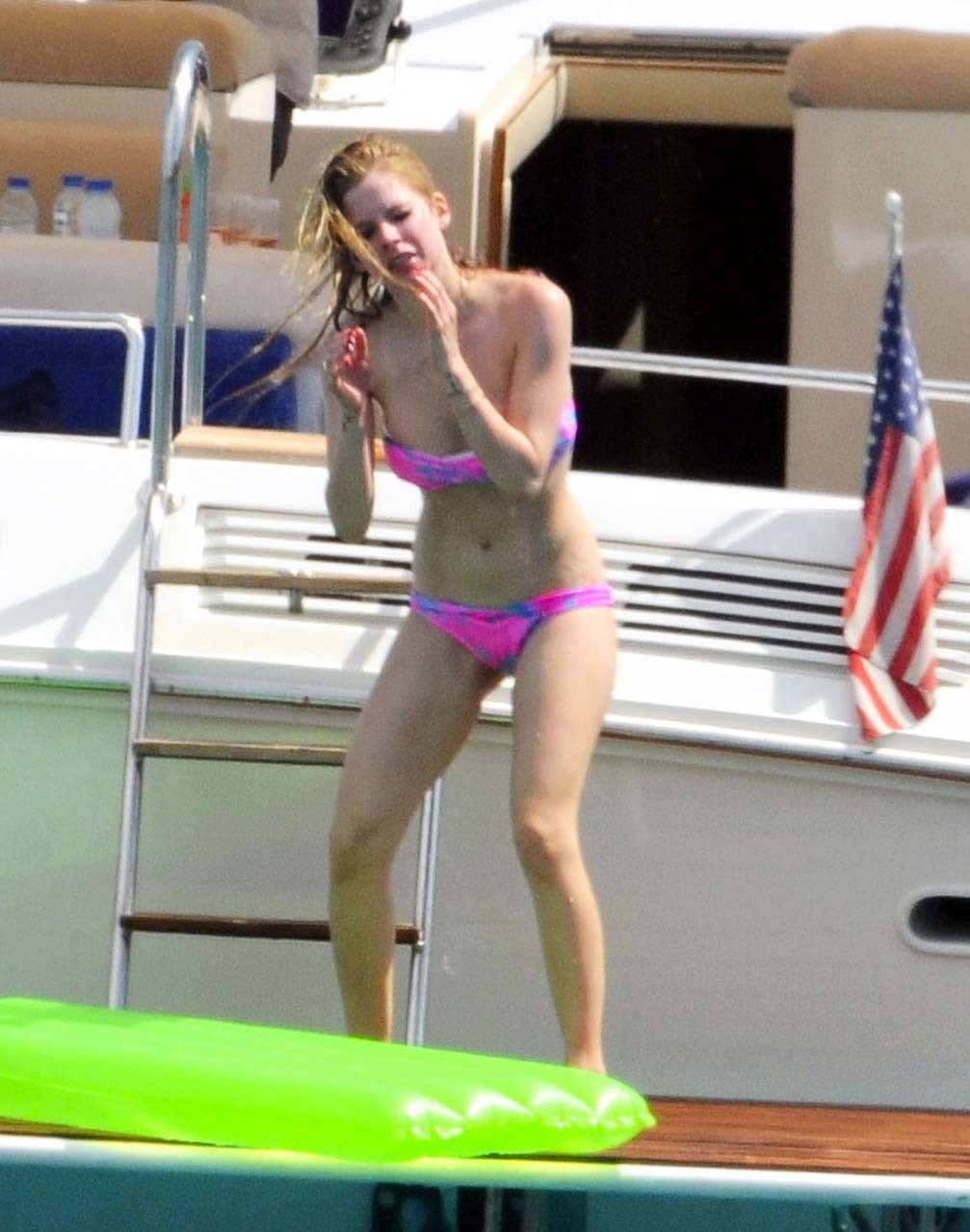 Avril Lavigne exposing sexy body and hot ass in bikini on yacht #75298715