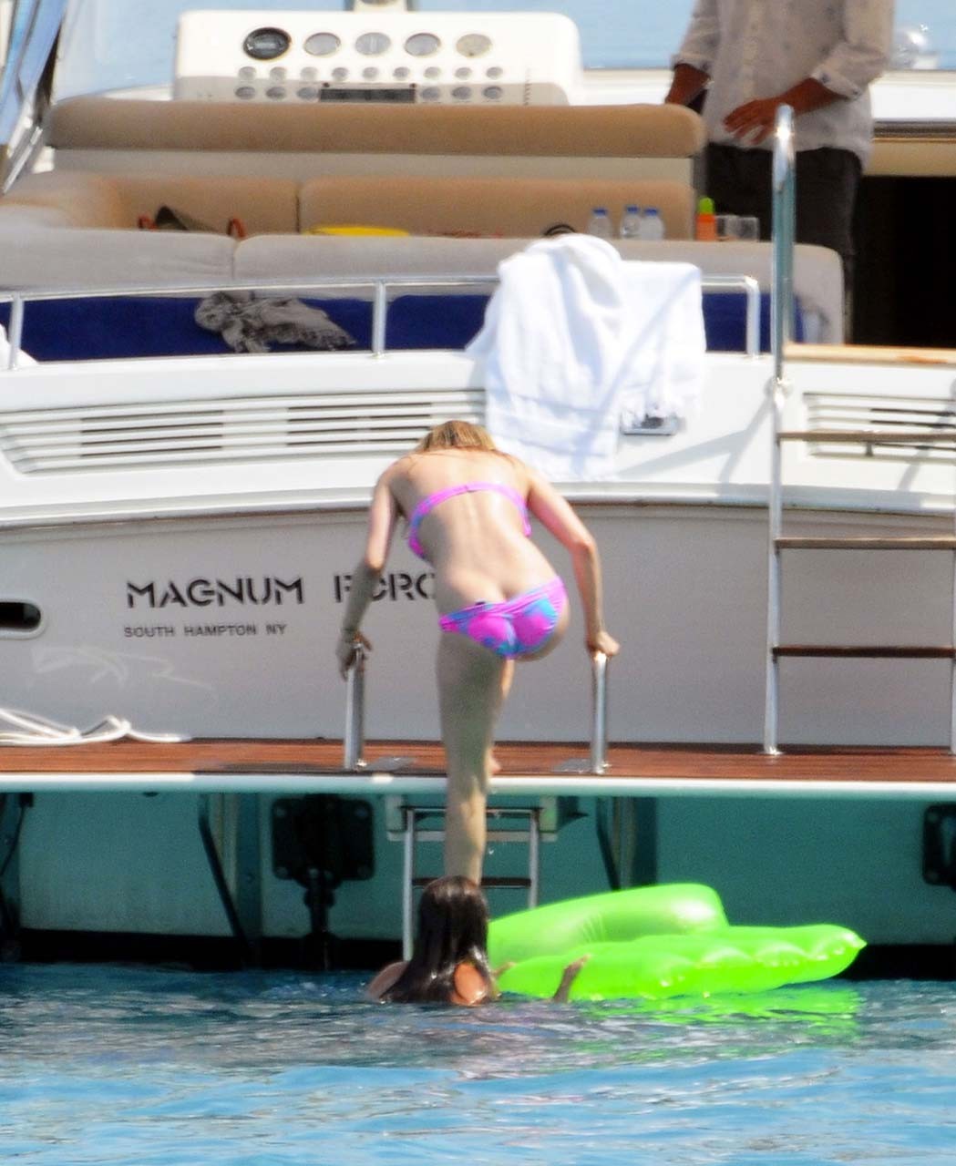 Avril Lavigne exposing sexy body and hot ass in bikini on yacht #75298737