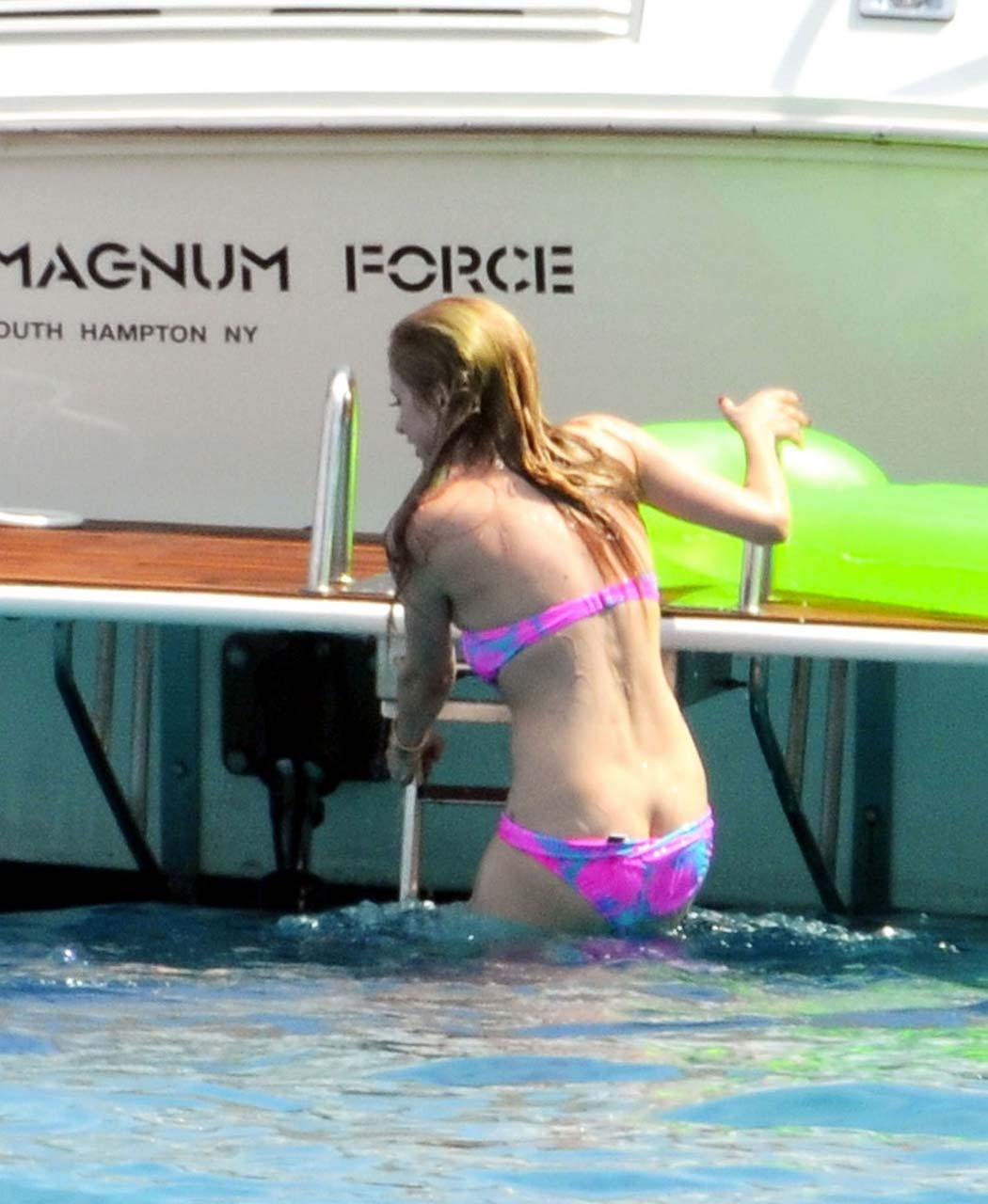 Avril Lavigne exposing sexy body and hot ass in bikini on yacht #75298740