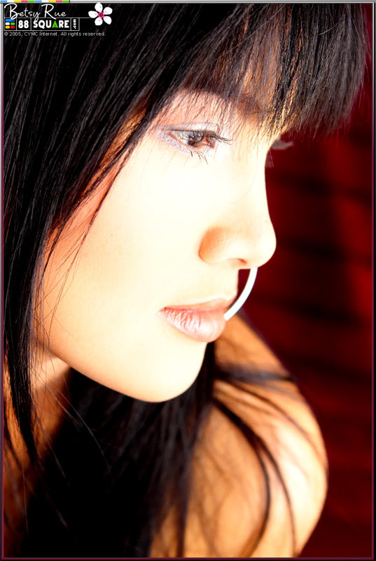 Asiatisches Model zeigt ihre großen Titten und ihre enge Muschi
 #70020907