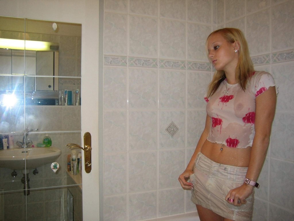 Watched by cam girlfriend strips in the bathroom #70456006