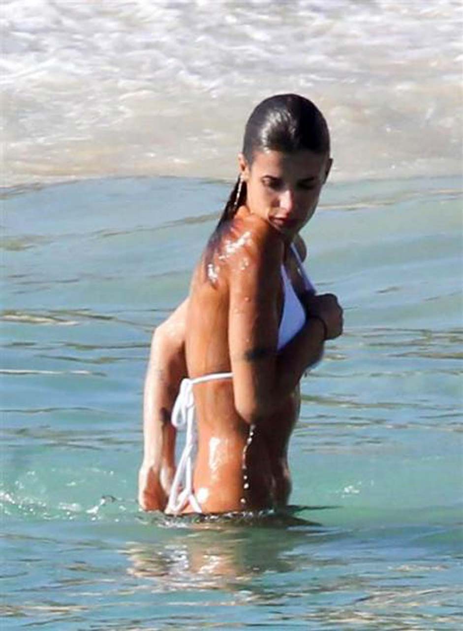 Elisabetta canalis zeigt ihren Hintern in einer Oops-Situation mit ihrem Bikini
 #75322724
