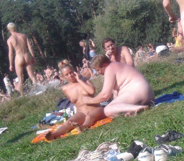 Avertissement - photos et vidéos de nudistes réels et incroyables
 #72273652