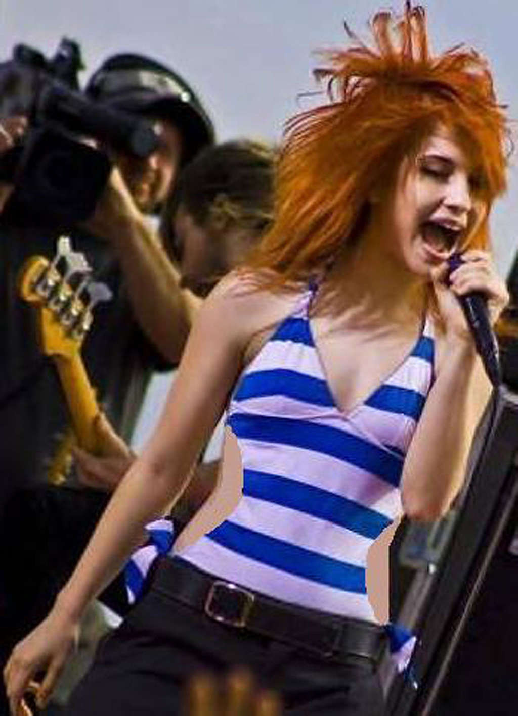 Hayley williams in durchgesickerten Nacktbildern von ihrem Mobiltelefon
 #75347134